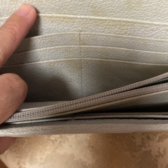 BURBERRY WALLET IS GREAT CONDITION SOFT LEATHER AND TYPICAL CANVAS BURBERRY! - Picture 6 of 14